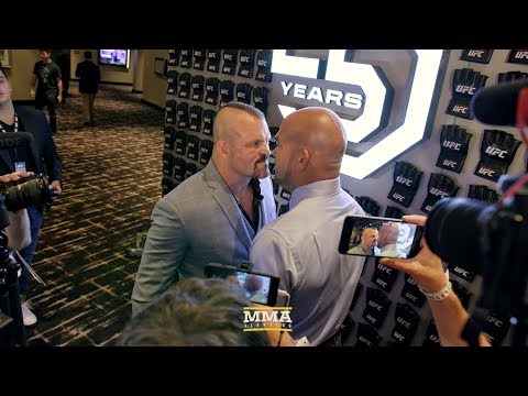 Chuck Liddell, Tito Ortiz Face Off on UFC Hall of Fame Red Carpet – MMA Fighting