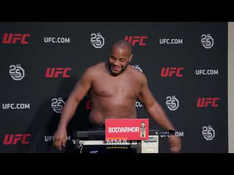 UFC 226 Weigh-Ins: Daniel Cormier Makes Weight – MMA Fighting