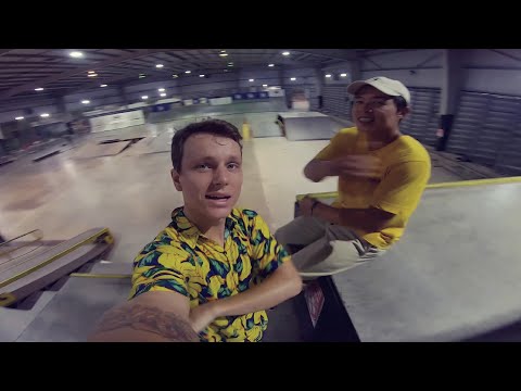 BLADING BANGKOK / Fried bananas and extreme sports