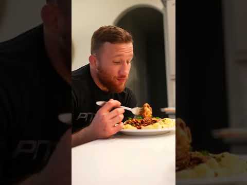 Justin Gaethje's Nutritional Chef Prepares Healthy Junk Food For Him