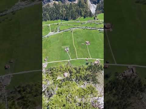 BASE JUMPING IN LAUTERBRUNNEN, SWITZERLAND 🇨🇭 #alps #mountains #mountain #extremesports #flying