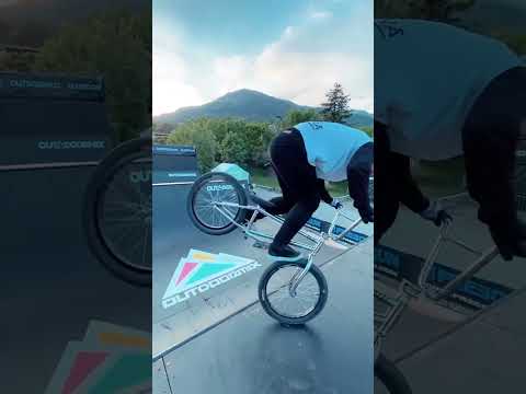 Extreme cycling stunts #extreme #sports #cycling #stunt #shorts