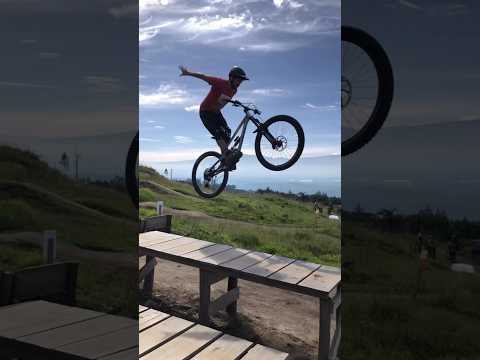 Look Ma, no hands! Fun day at the park with Juan Dapozo