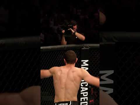 A 19 second KNOCKOUT is NOT something you see everyday!