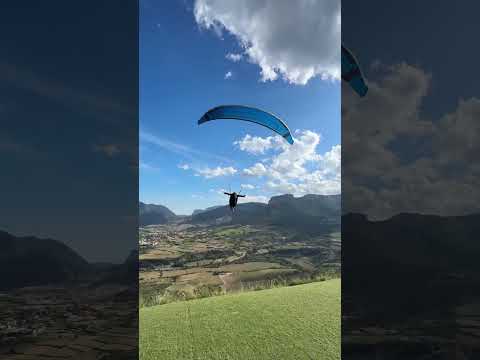 People: This sport is a dangerous | Me: 😅 #paragliding #flying #extreme